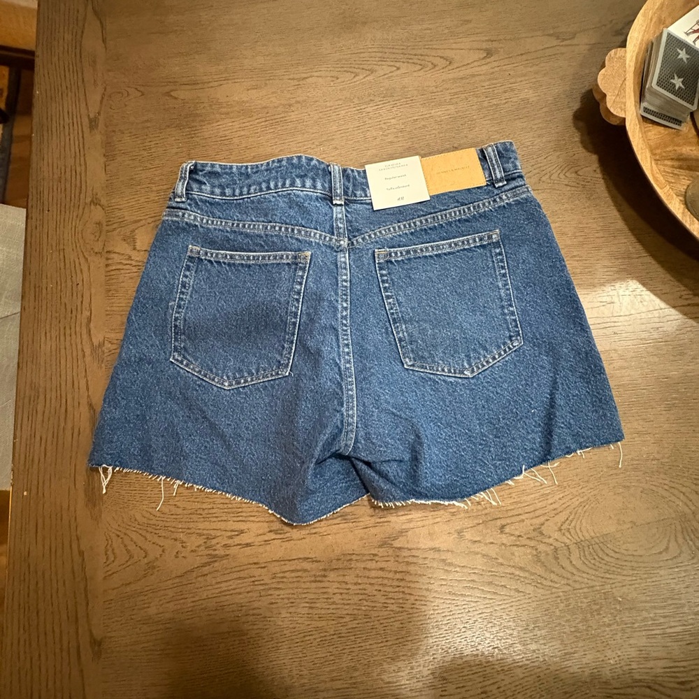 H&M Classic Blue Denim Shorts NWT - Picture 4 of 7